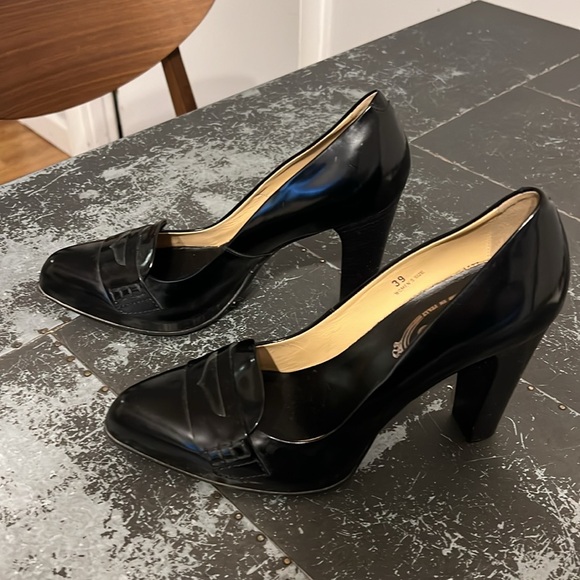 TOD’S Heels - Picture 2 of 2